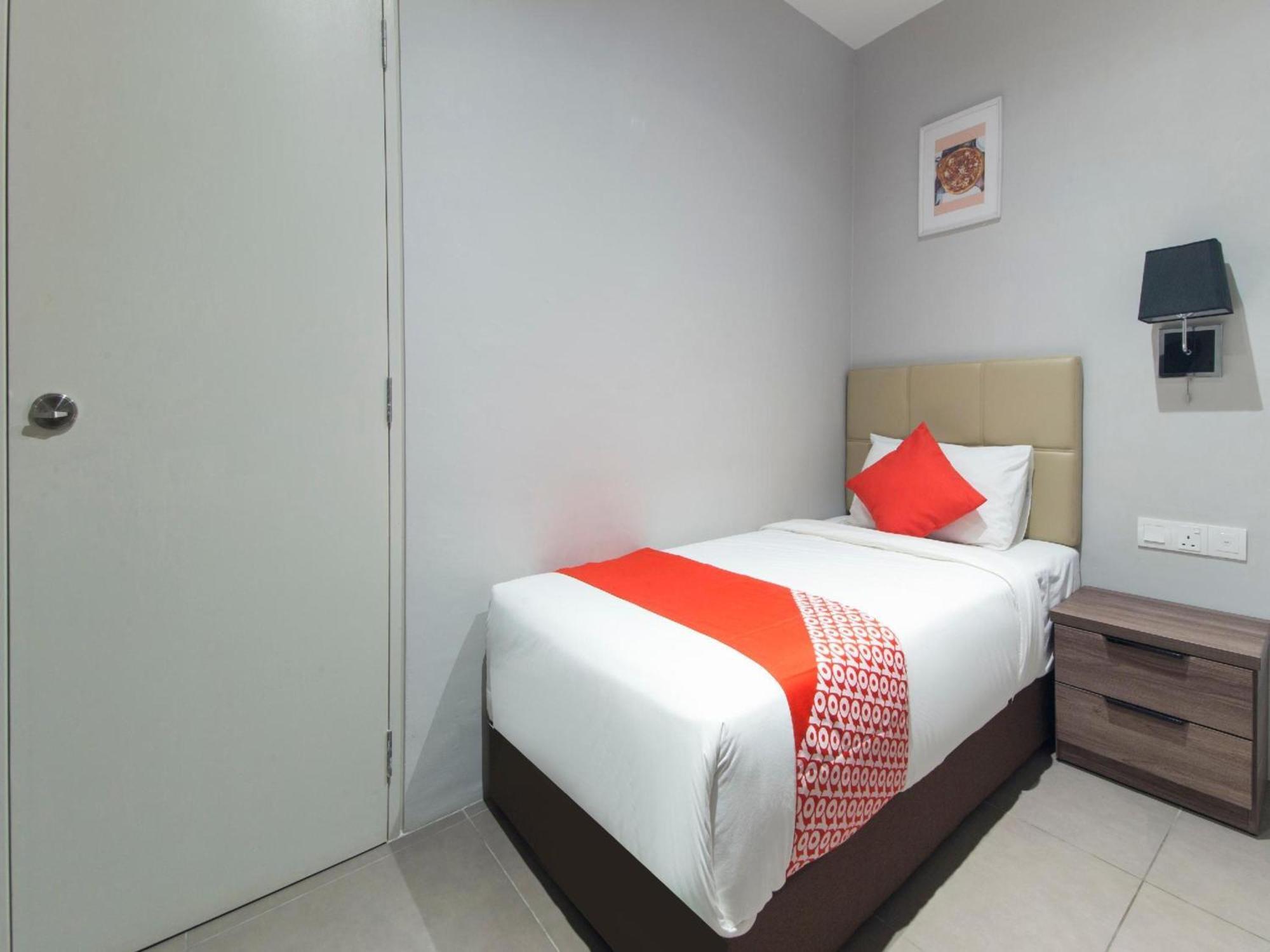 Yootel Boutique Hotel 2*